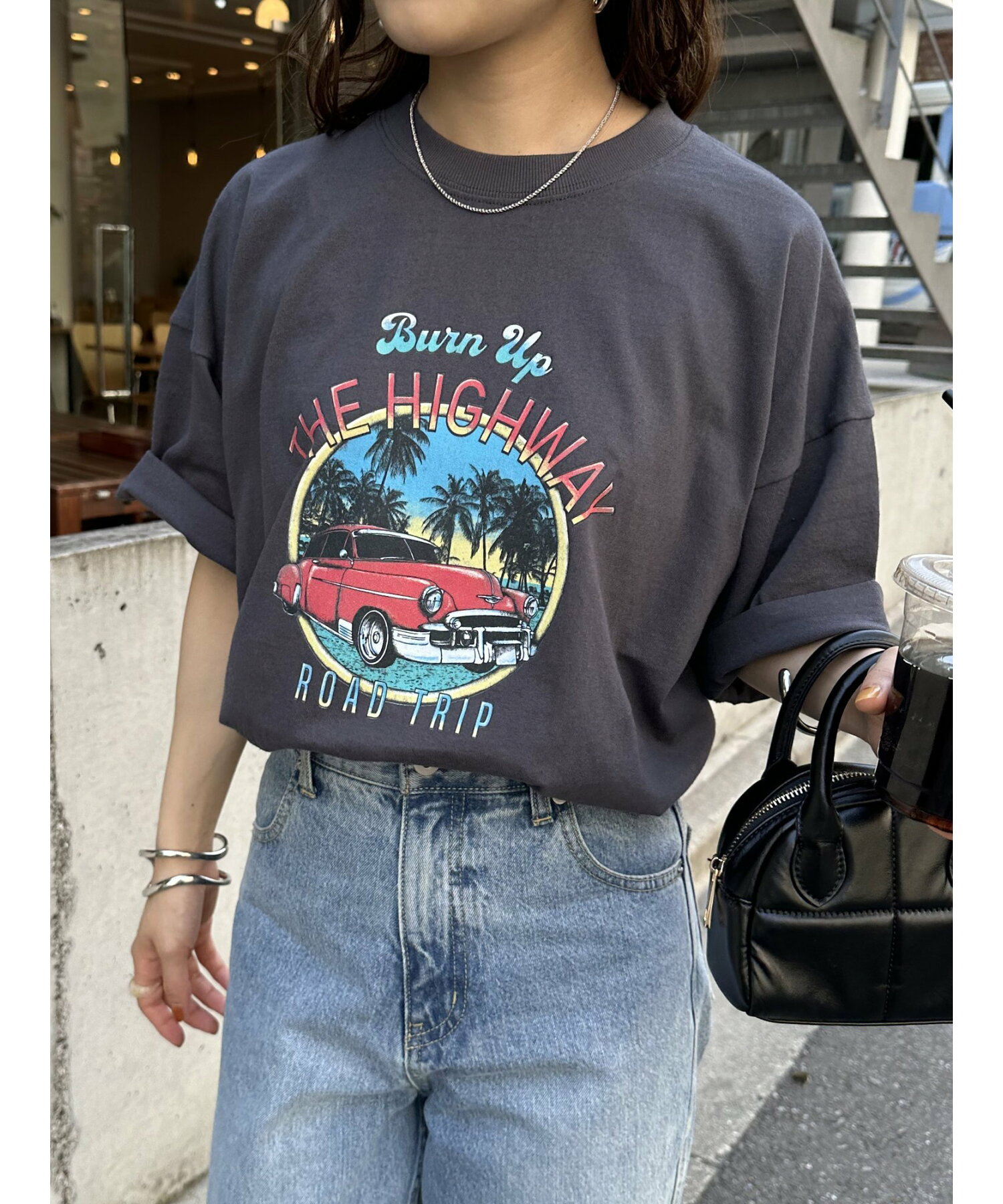 【ユニセックス】《WEB限定》ヴィンテージカープリントTシャツ
